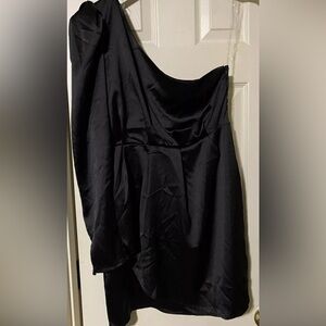 NWOT Altar’d State Women’s Black Tiered Ruffle One Sleeve Mini Dress Size Large